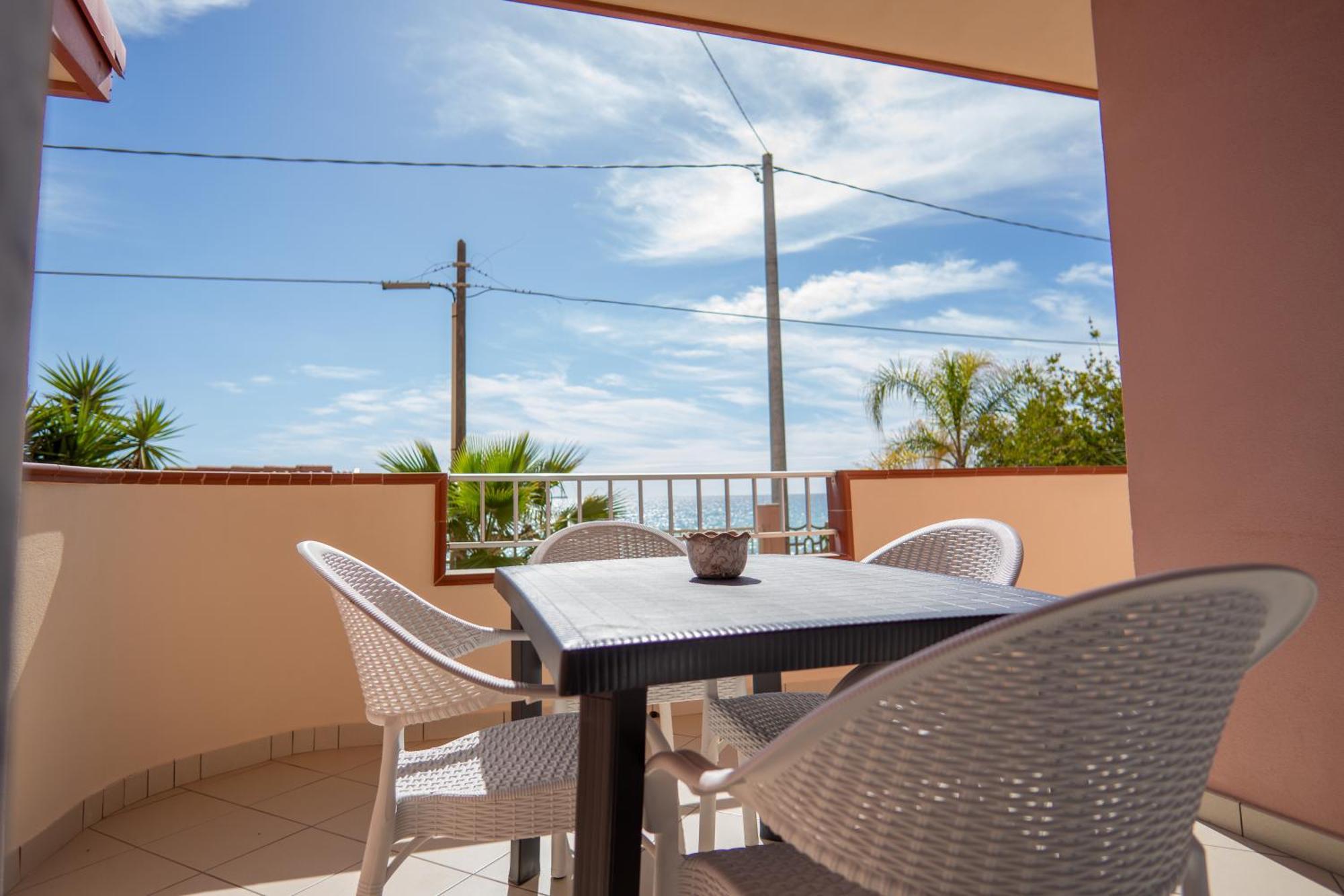 Apartament Casa Erika Bova Marina Zewnętrze zdjęcie