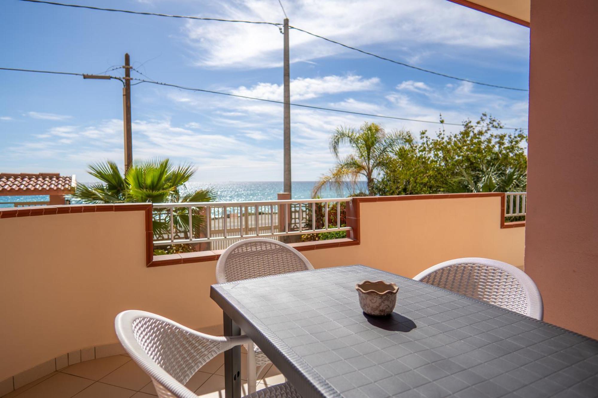 Apartament Casa Erika Bova Marina Zewnętrze zdjęcie